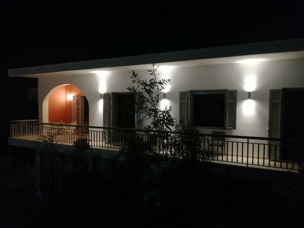 New Garden'S House Apartment Leonidio Bagian luar foto