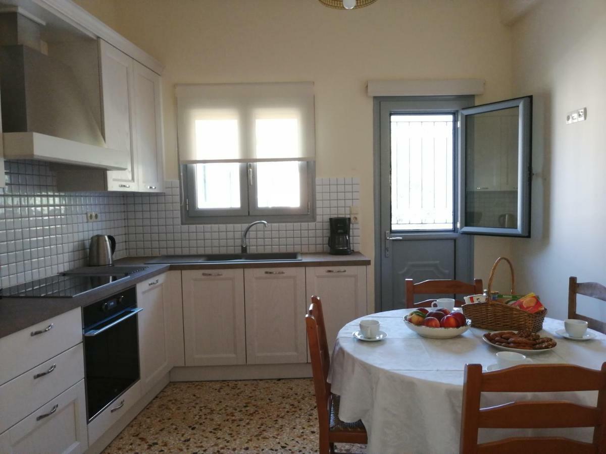 New Garden'S House Apartment Leonidio Bagian luar foto